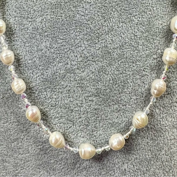 NEW-Handmade Classic White Pearl and Crystal Bead Necklace - Picture 5 of 12